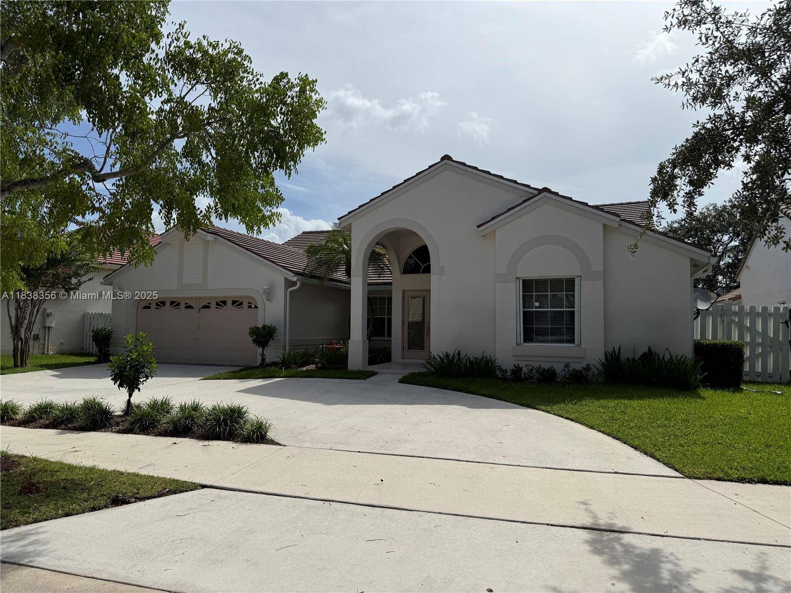 794 Lake Blvd, Weston, FL 33326