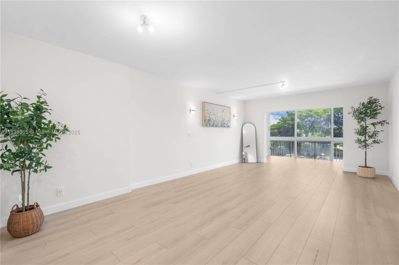 Hollywood, FL 33021,4400 Hillcrest Dr #314B