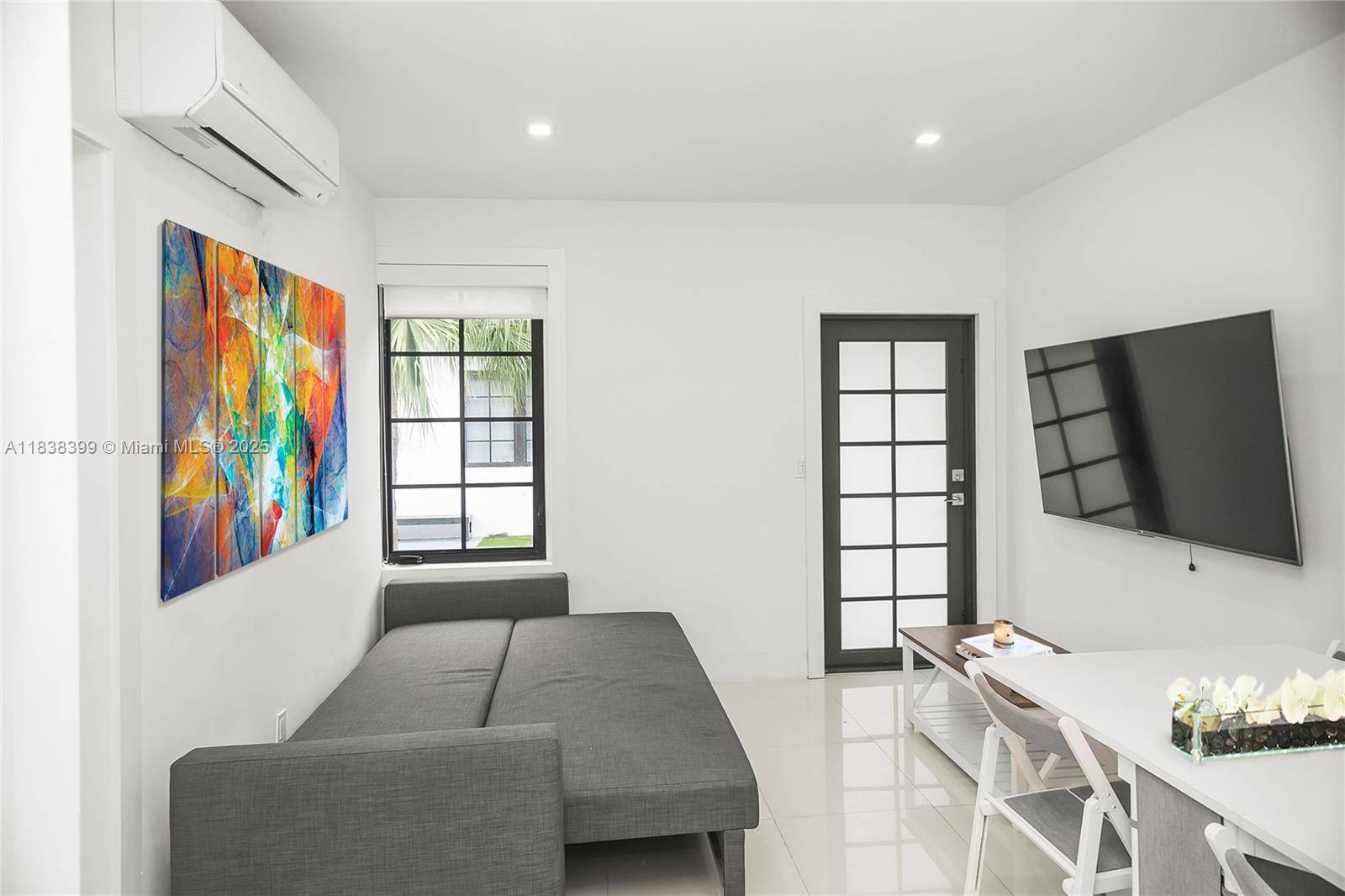 Miami Beach, FL 33139,733 Michigan Ave #8
