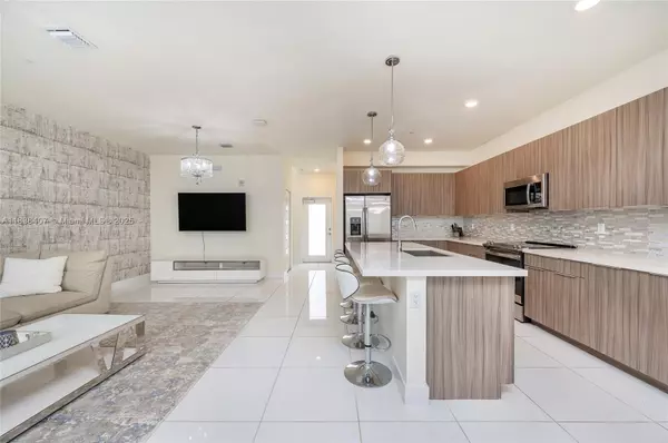 Doral, FL 33166,4740 NW 84th Ct #21