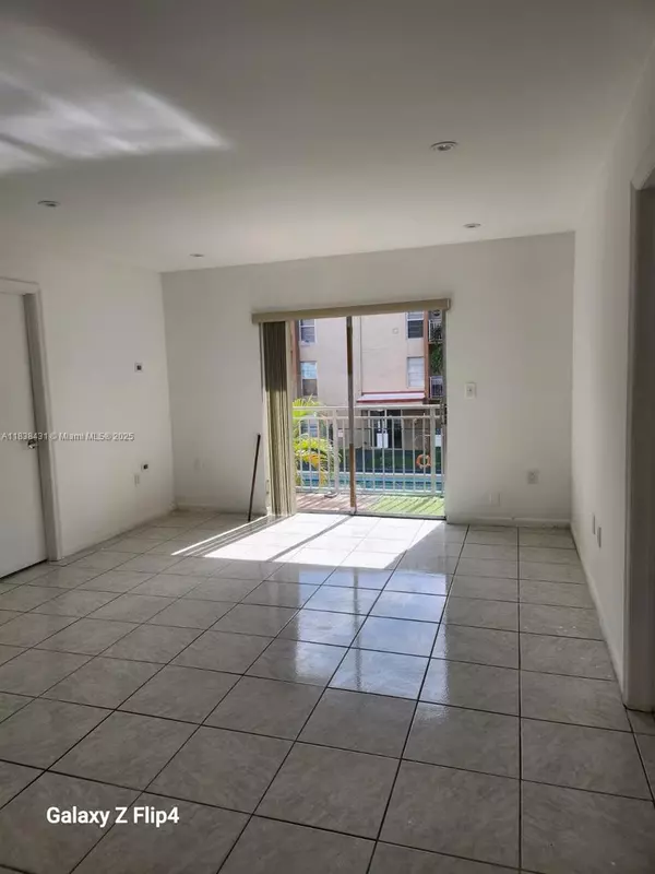 Miami, FL 33126,4841 NW 7th St #203-4