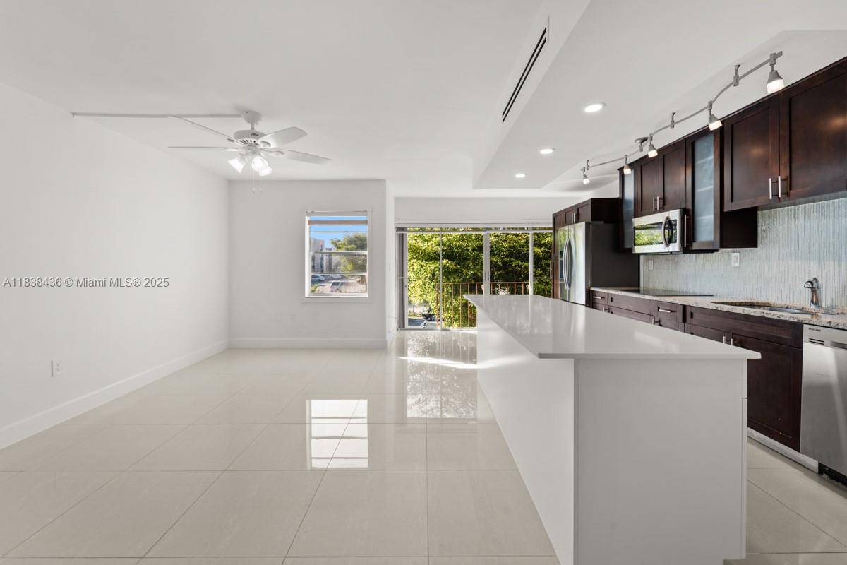 Miami, FL 33174,9370 W Flagler St #208B