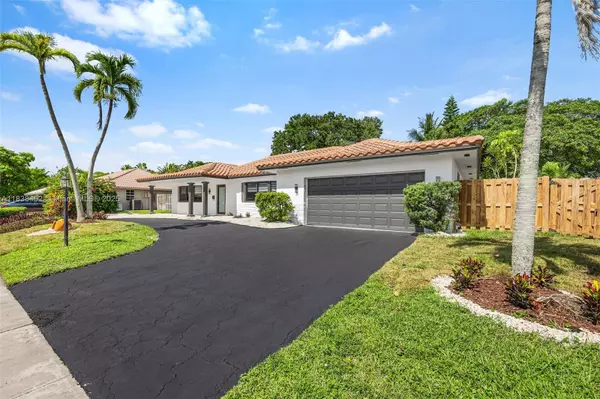 Plantation, FL 33317,220 SW 75th Ter