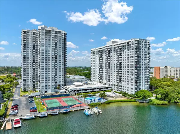 Aventura, FL 33160,2780 NE 183rd St #1003