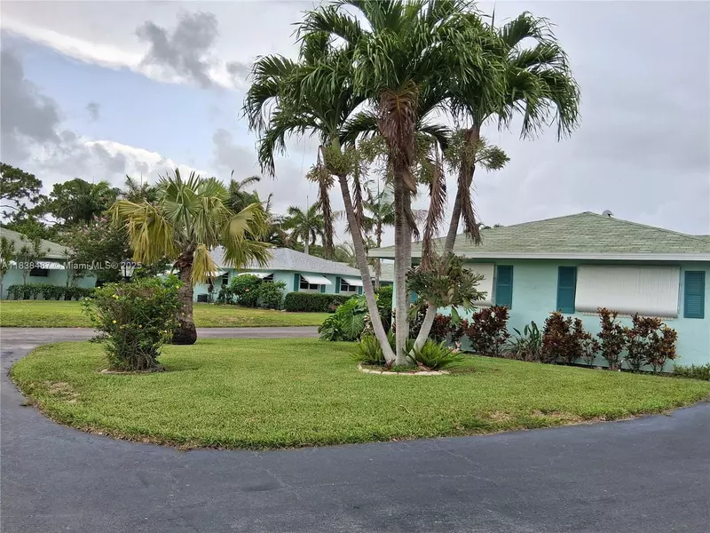 635 Hummingbird Ln, Delray Beach, FL 33445