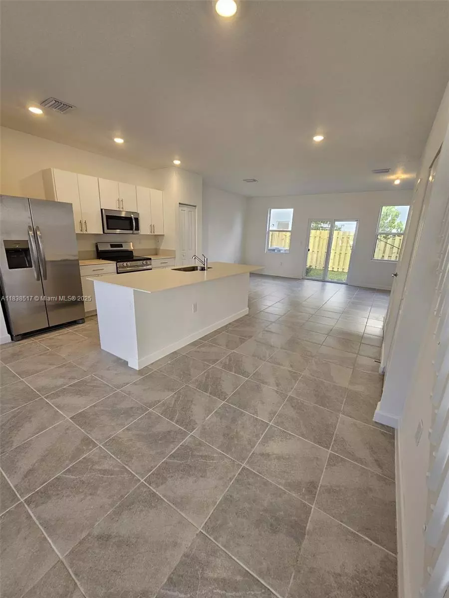 Florida City, FL 33034,1148 SE 2 st #0