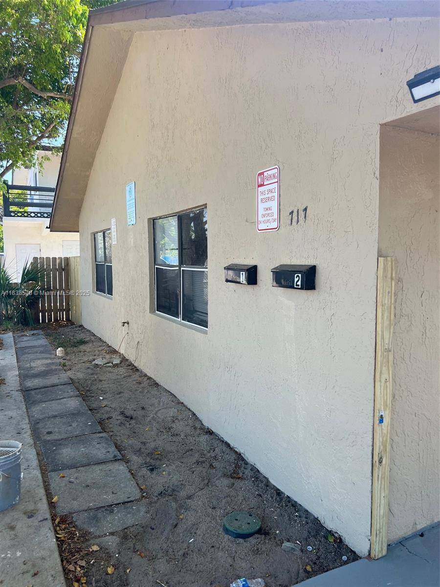 717 NW 5th Ave #1-2, Pompano Beach, FL 33060