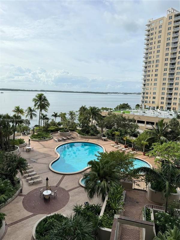 520 Brickell Key Dr #A712, Miami, FL 33131