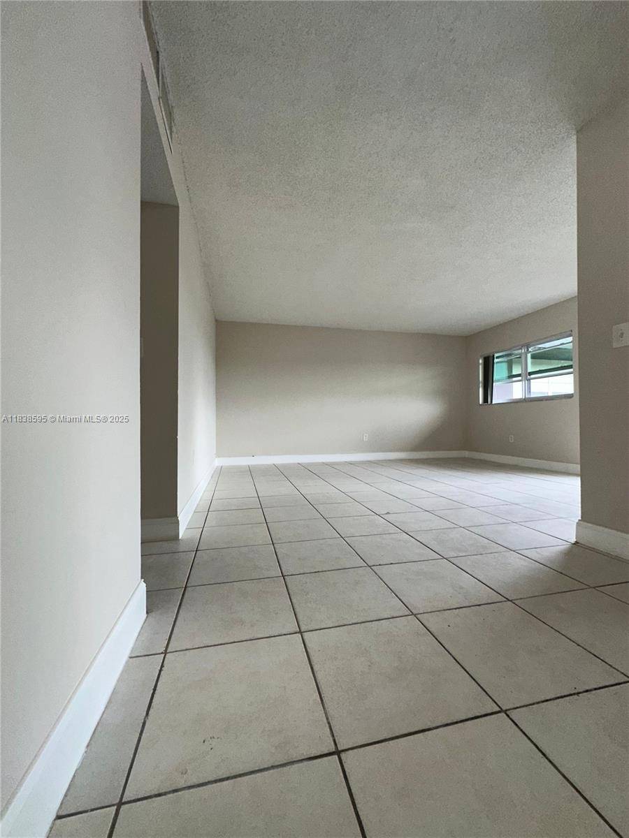 Miami Gardens, FL 33169,651 NW 177th St #220