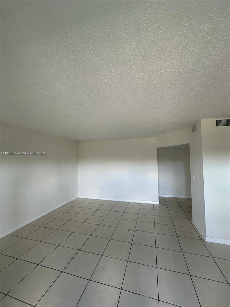 Miami Gardens, FL 33169,651 NW 177th St #220