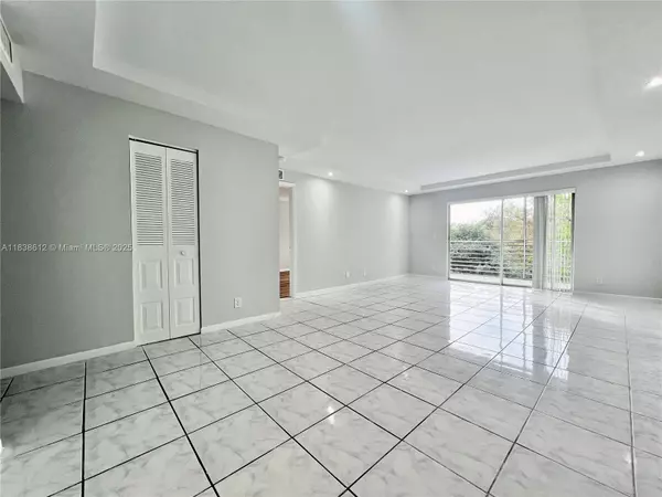 Tamarac, FL 33321,8450 Lagos De Campo Blvd #308