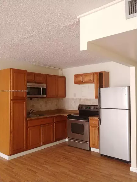 16710 NE 9th Ave #607, North Miami Beach, FL 33162