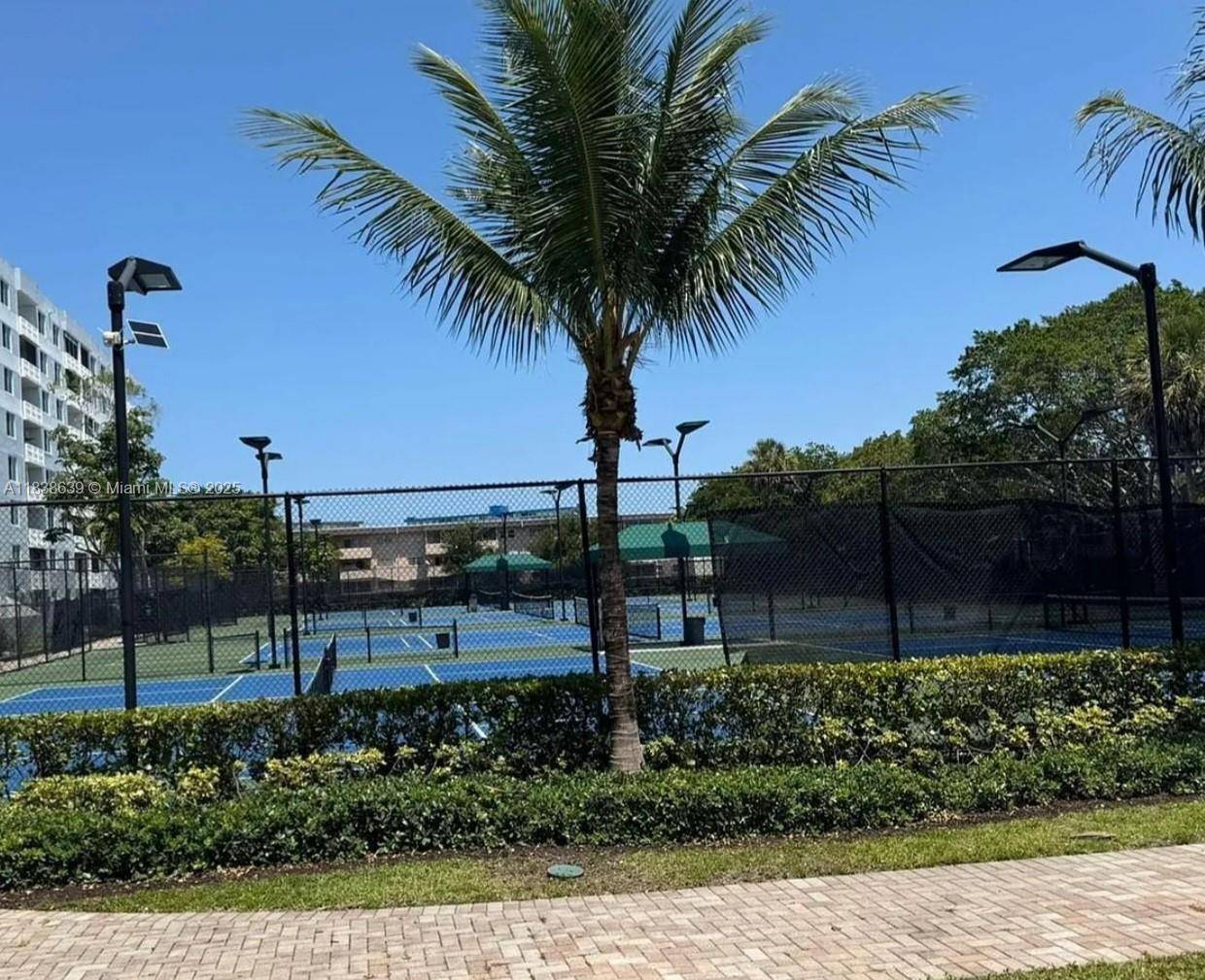Hollywood, FL 33021,901 Hillcrest Dr #405