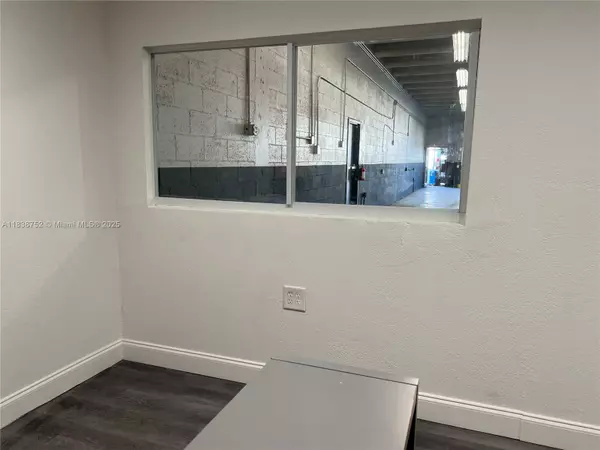 West Park, FL 33023,2381 SW 57th Ave