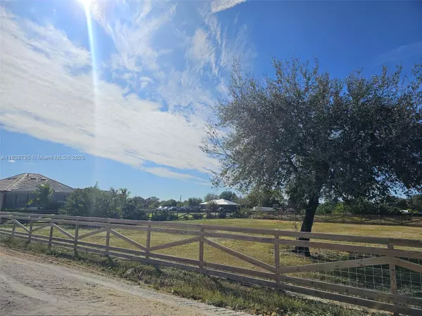 La Belle, FL 33935,7645 17TH TER
