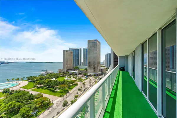 Miami, FL 33132,50 Biscayne Blvd #1902