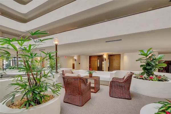 Coral Gables, FL 33134,600 Biltmore Way #616