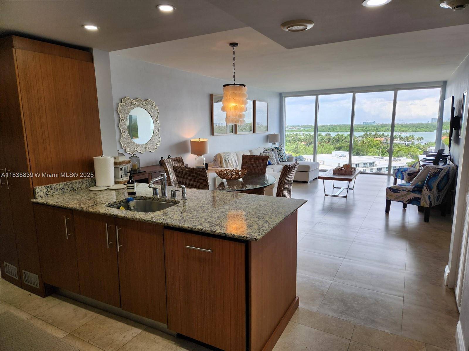 Bal Harbour, FL 33154,10275 Collins Ave #824