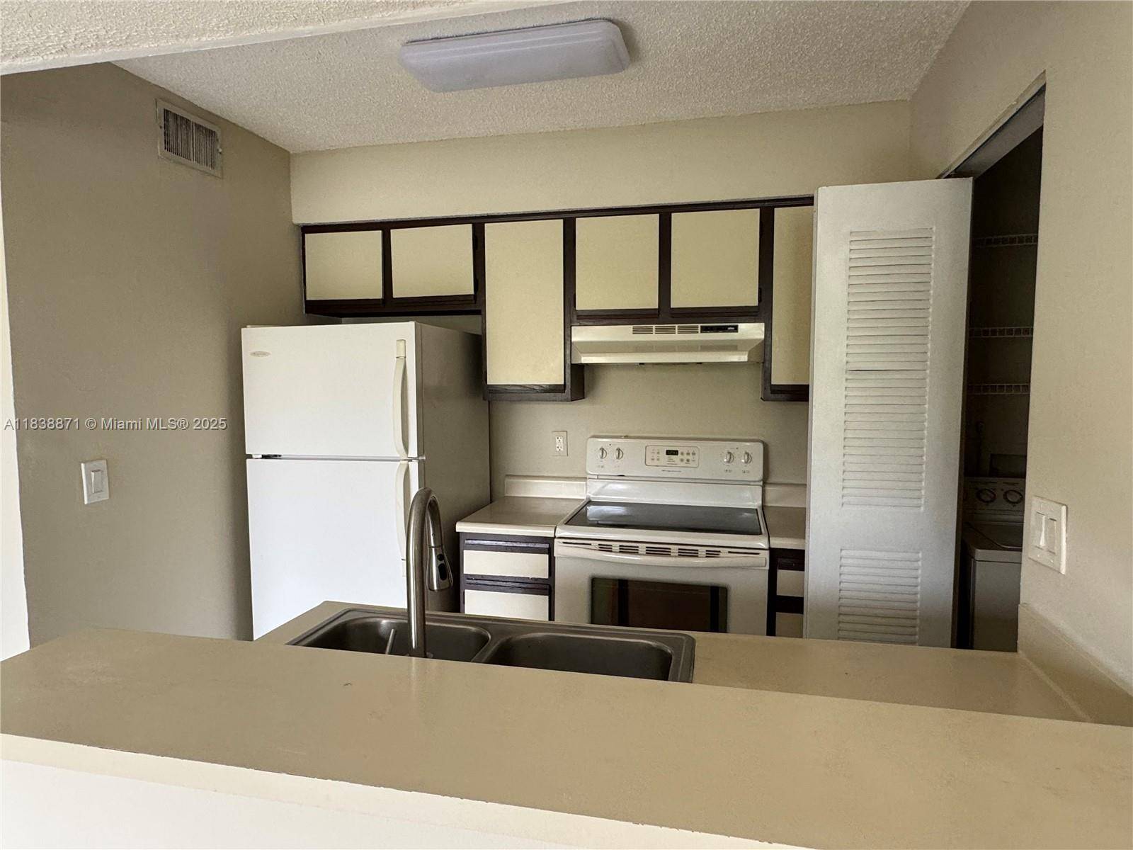 Pompano Beach, FL 33069,1249 SW 46th Ave #1407