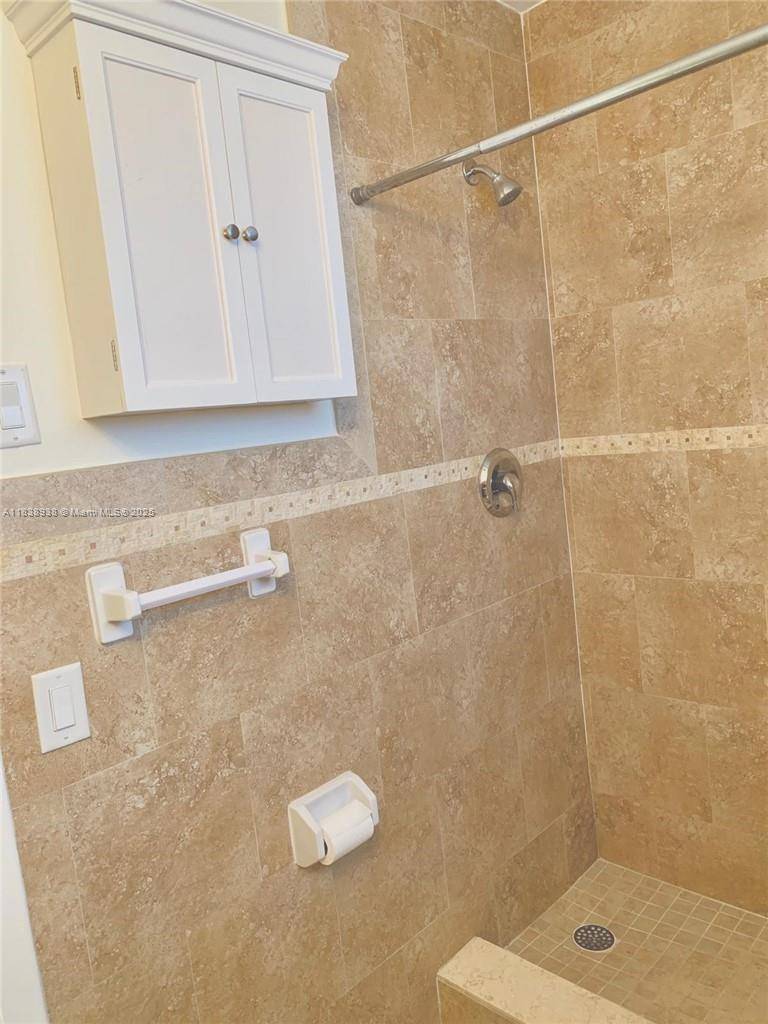Oakland Park, FL 33309,59 NW 37th St #3
