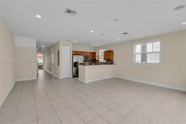 Pompano Beach, FL 33069,4088 W Palm Aire Dr #21