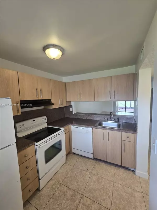 Miramar, FL 33025,8700 N Sherman Cir #108