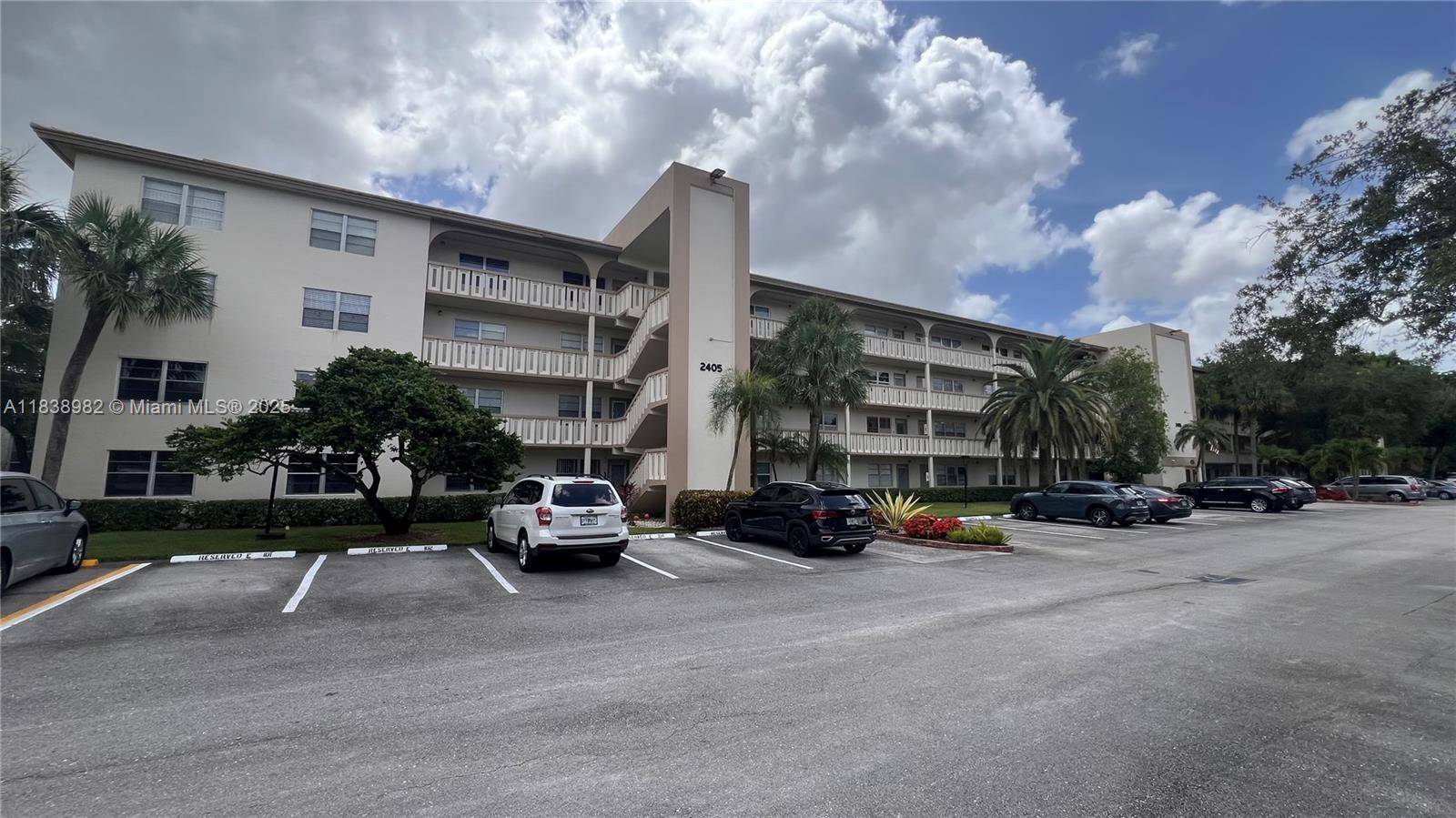 Coconut Creek, FL 33066,2405 Antigua Cir #H1