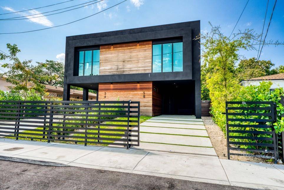 Miami, FL 33127,58 NW 52nd St #58