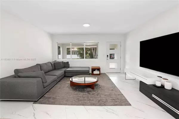 North Miami, FL 33181,2135 Arch Creek Dr #0