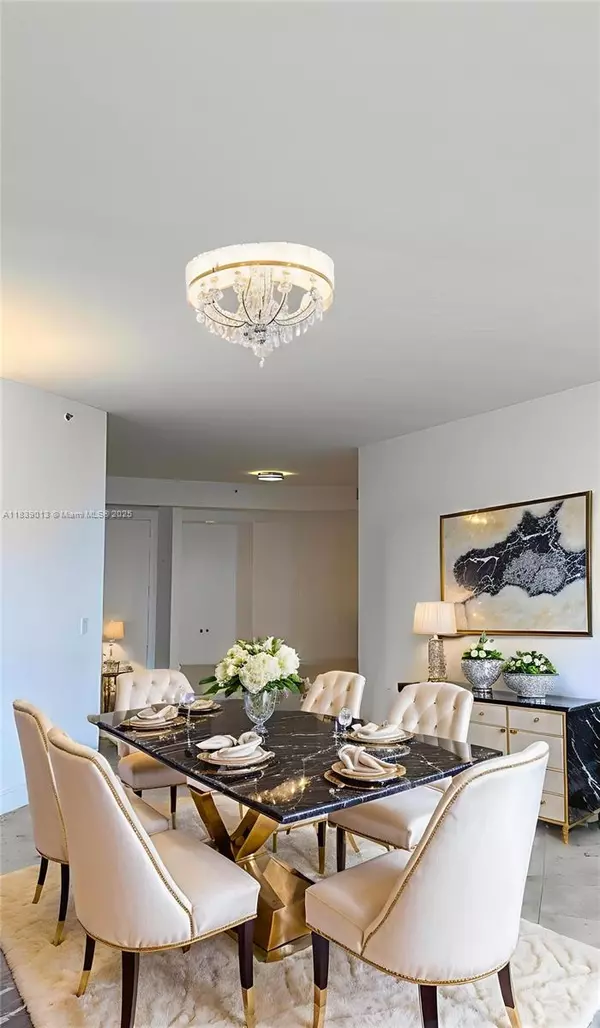 Miami Beach, FL 33140,4775 Collins Ave #2702