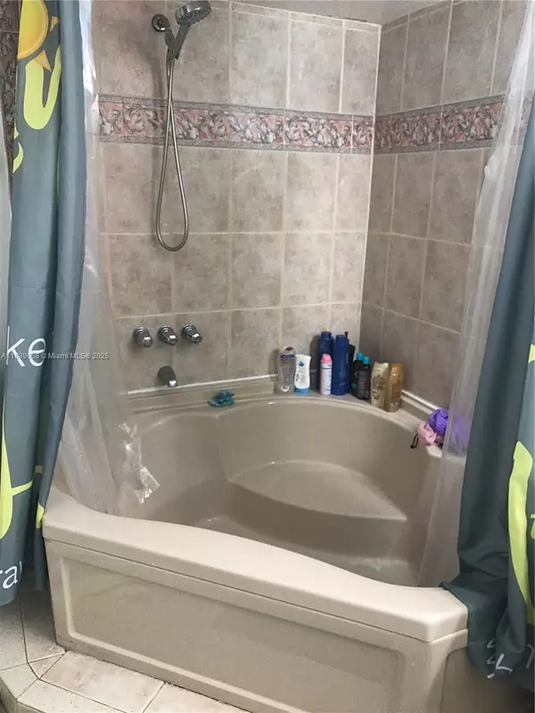 Miami, FL 33193,15481 SW 81st Cir Ln #712