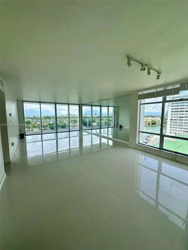 Miami Beach, FL 33140,5750 Collins Ave #10F