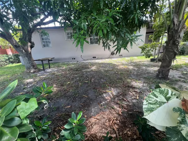 North Miami, FL 33168,1190 NW 135th St