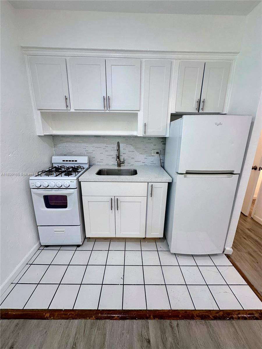Surfside, FL 33154,9064 Collins Ave #12