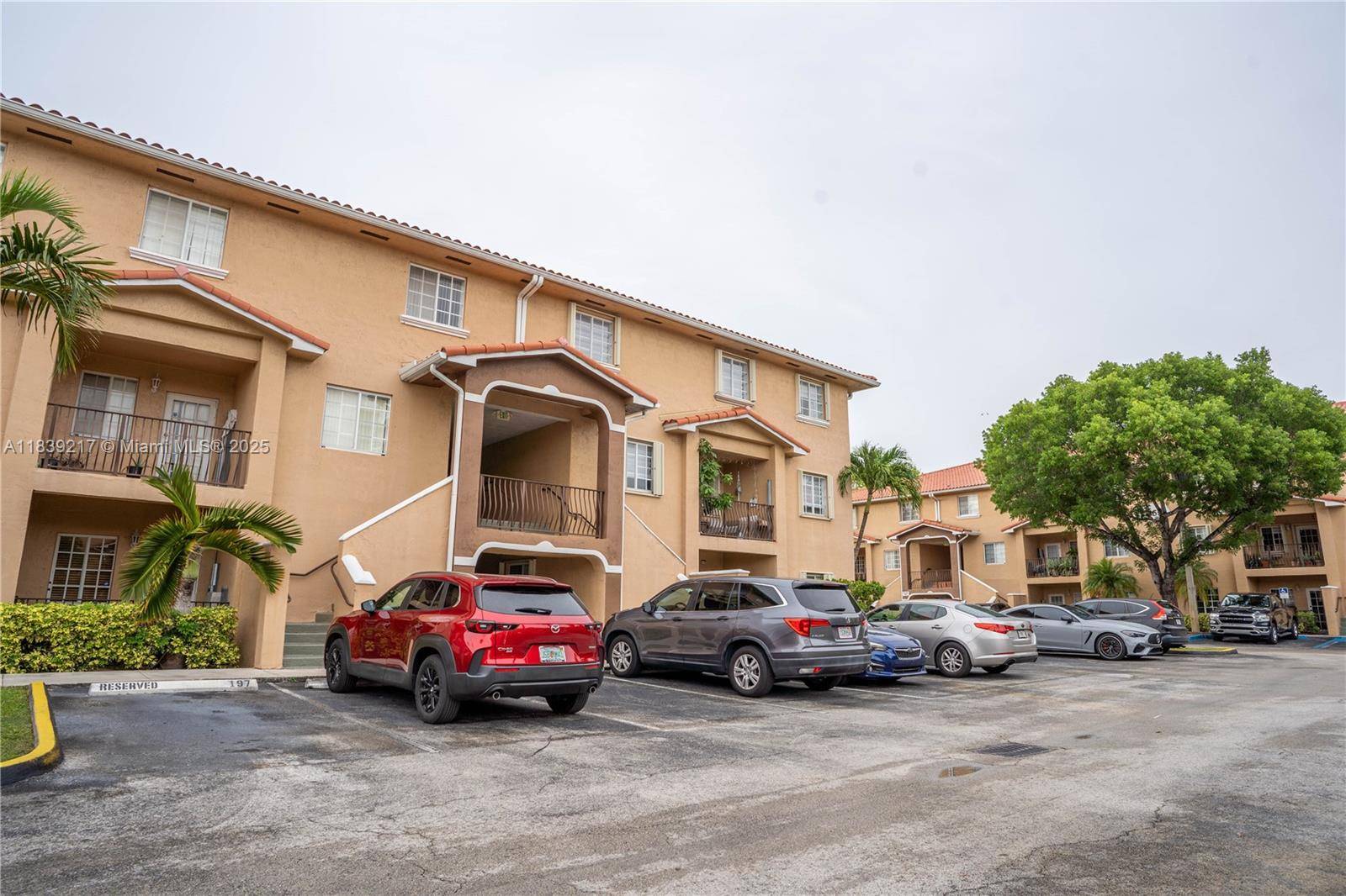 Hialeah, FL 33015,17425 NW 75th Pl #101
