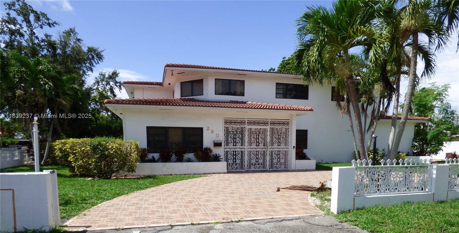 290 NE 108th St, Miami, FL 33161