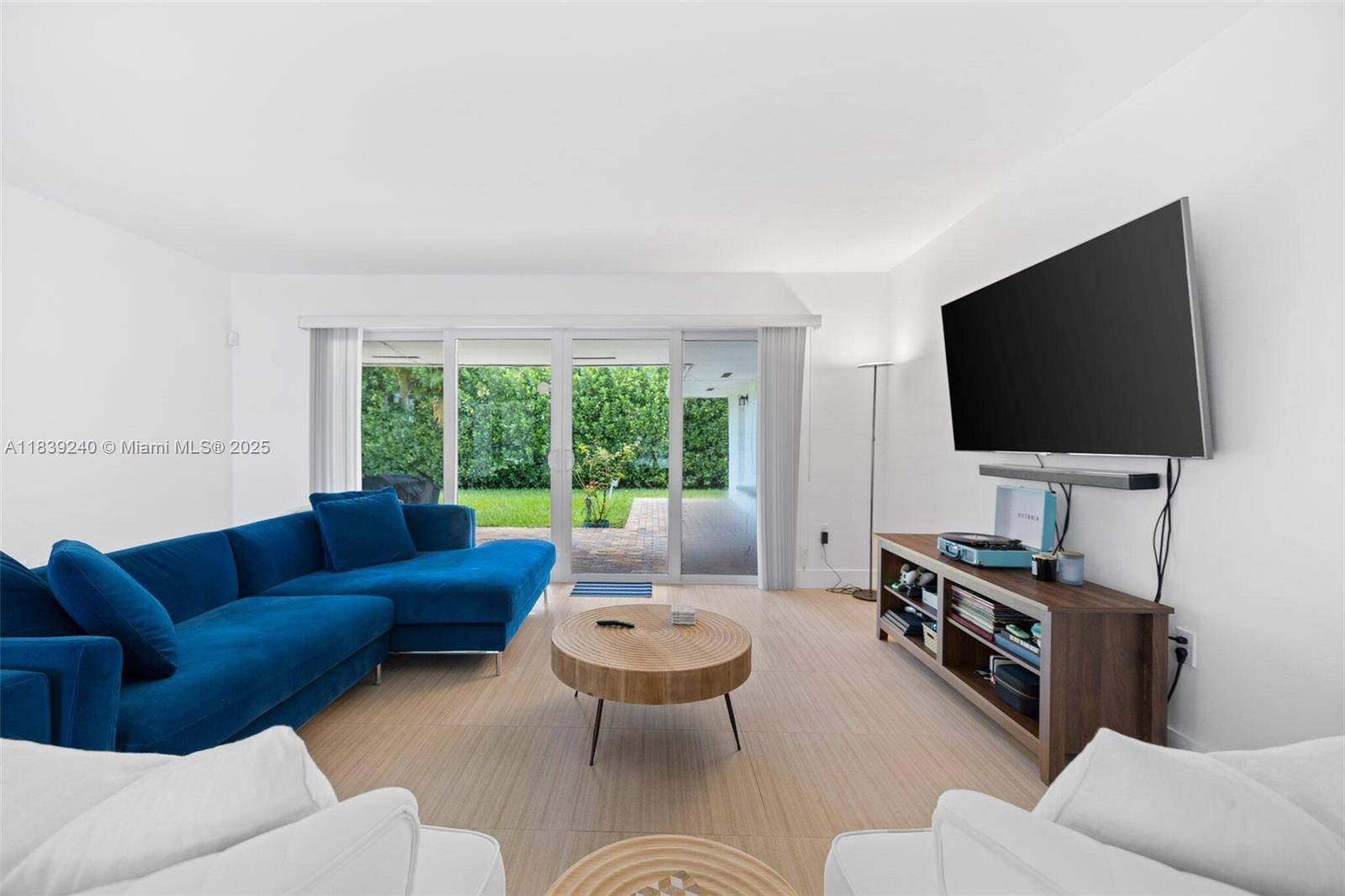 Coral Gables, FL 33134,811 Capri St #1