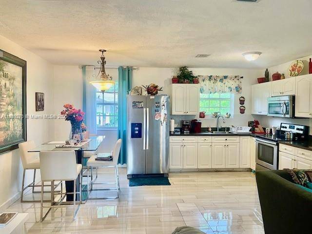 Miami Gardens, FL 33169,140 NW 199th St