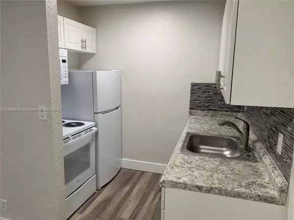 Hollywood, FL 33020,2150 Madison St #16