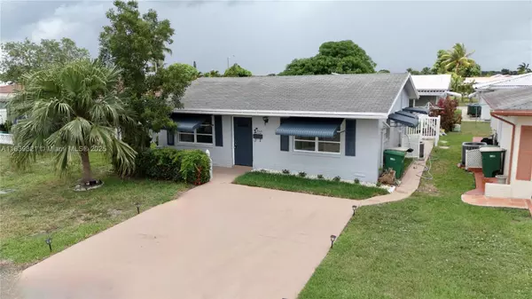 8521 NW 57th Ct, Tamarac, FL 33321