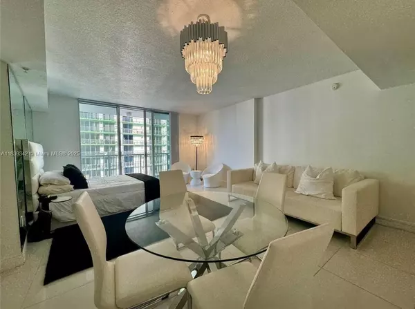 Miami, FL 33132,1750 N Bayshore Dr #1907