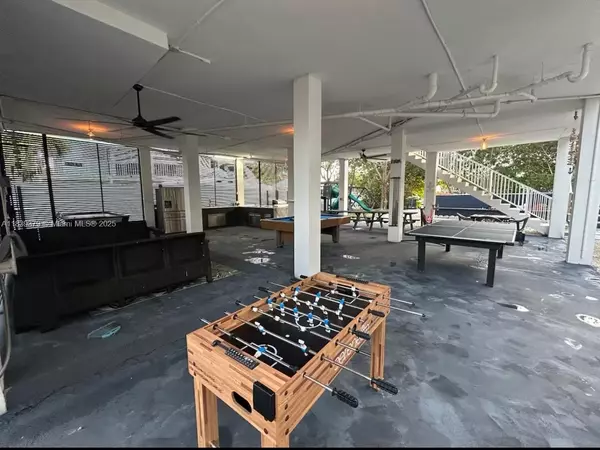Key Largo, FL 33037,350 Hazel St #350
