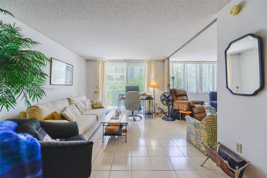 1345 Lincoln Rd #303, Miami Beach, FL 33139