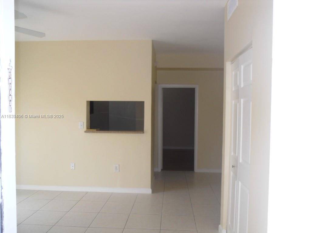 Pembroke Pines, FL 33024,2091 NW 96th Ter #13A