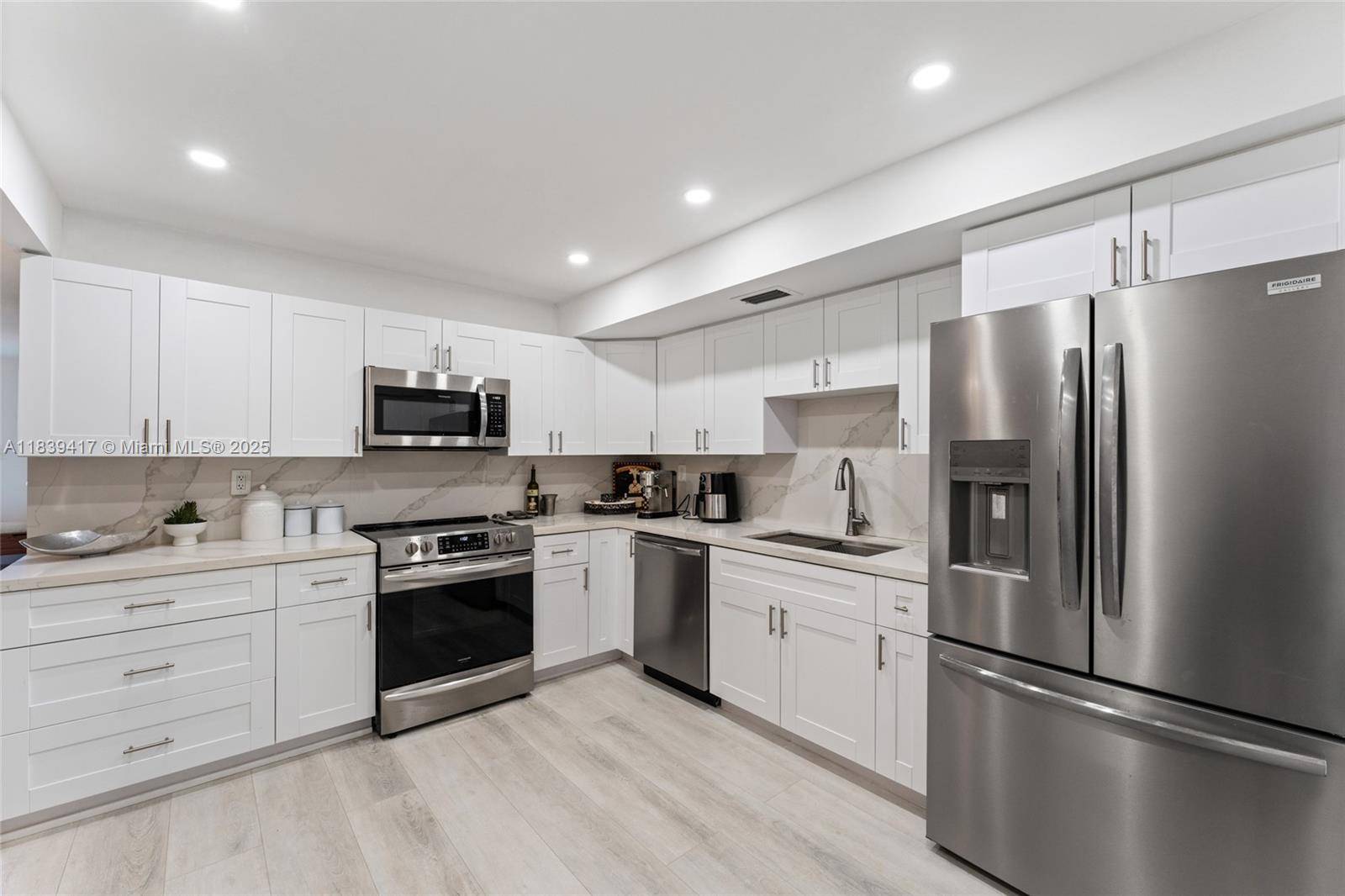 Hollywood, FL 33019,1600 S Ocean Dr #10E