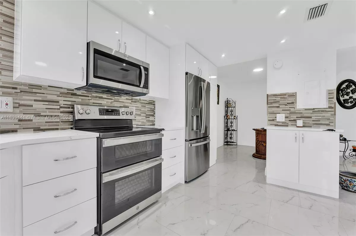 Lake Worth, FL 33467,3661 Via Poinciana #206