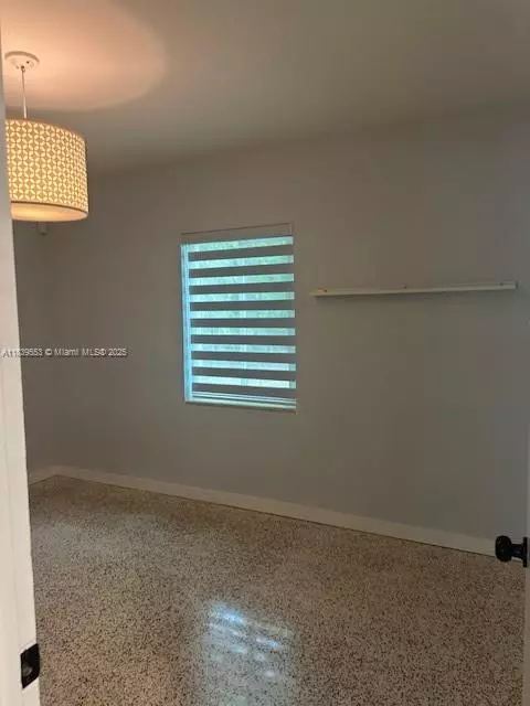 South Miami, FL 33143,6880 SW 77th Ter #0
