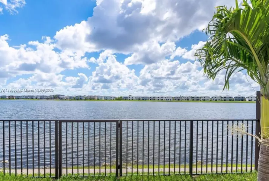 9076 NW 158th St #9076, Miami Lakes, FL 33018