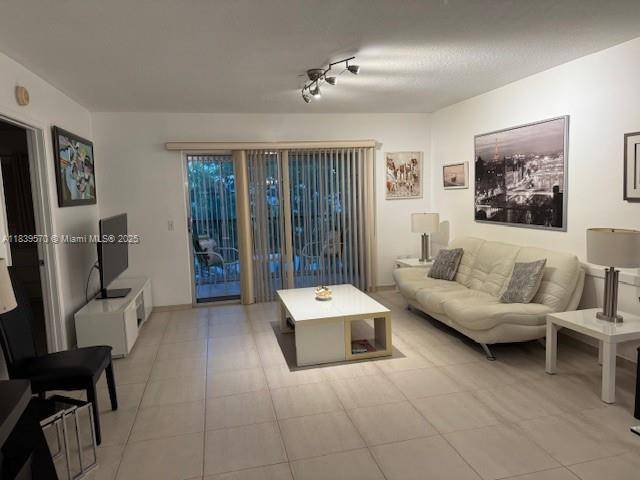 901 SW 141st Ave #405M, Pembroke Pines, FL 33027