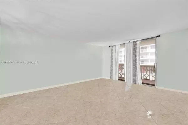 Hallandale Beach, FL 33009,1825 S Ocean Dr #204